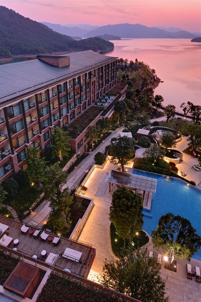 INTERCONTINENTAL ONETHOUSAND ISLAND LAKE RESORT