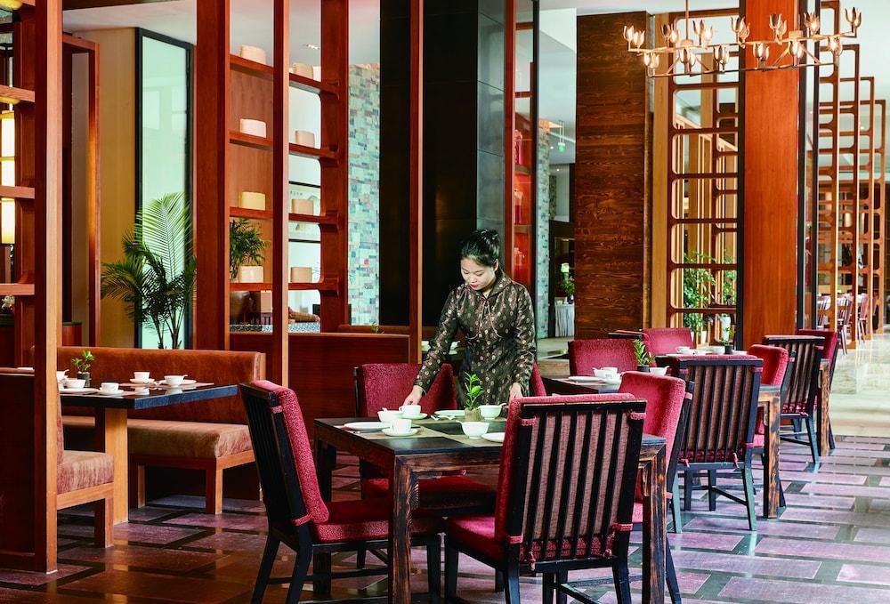 INTERCONTINENTAL ONETHOUSAND ISLAND LAKE RESORT photo 2