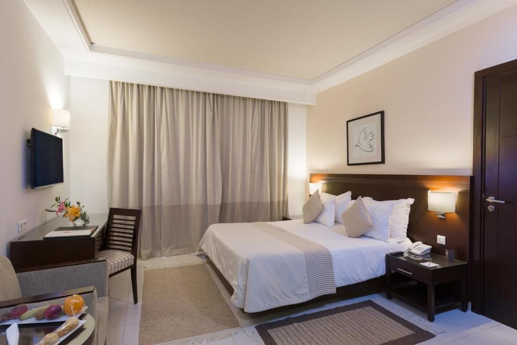 CORAIL SUITES HOTEL photo 1