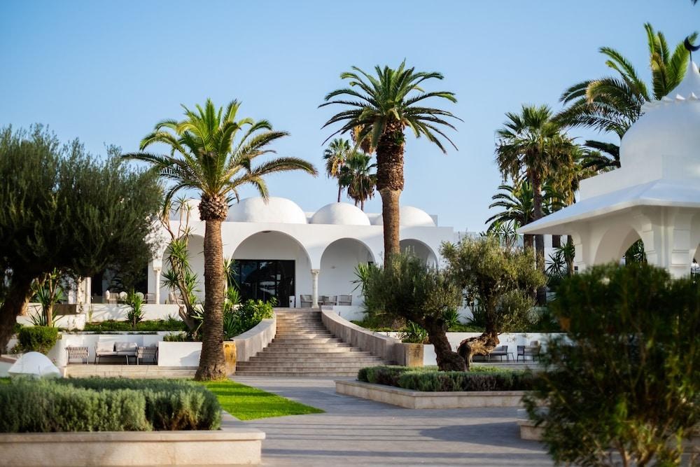 LTI LES ORANGERS GARDEN VILLAS & BUNGALOWS