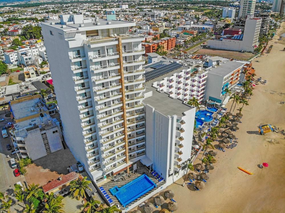 Pacific Palace Beach Tower Hotel photo 4