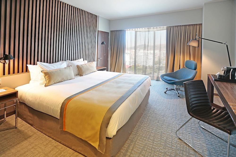 Doubletree By Hilton Santiago Kennedy photo 3