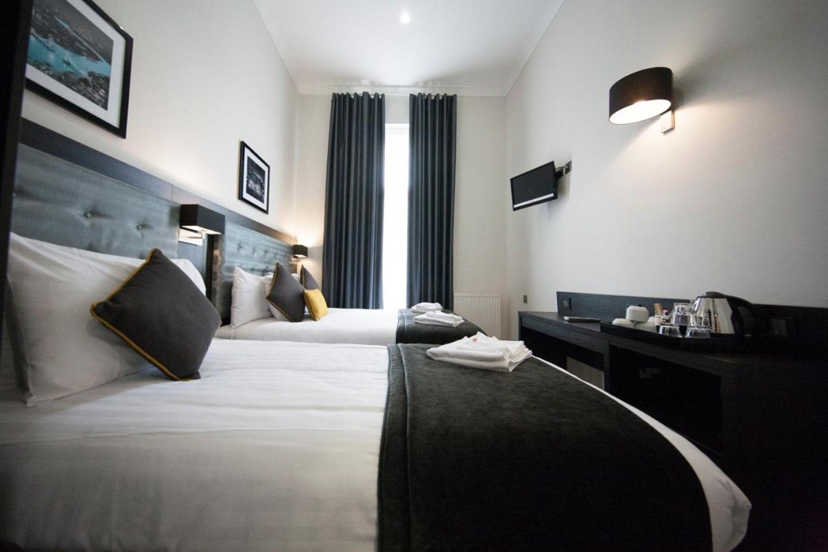ST GEORGE'S INN HOTEL