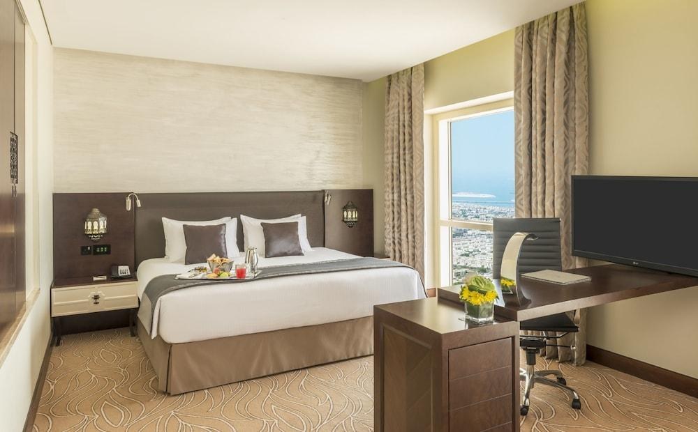 THE TOWER PLAZA HOTEL photo 4