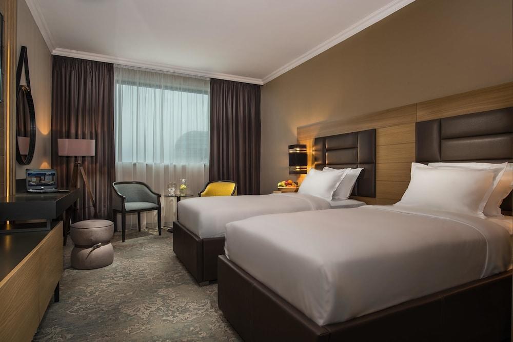 Best Western Plus Expo Hotel photo 2