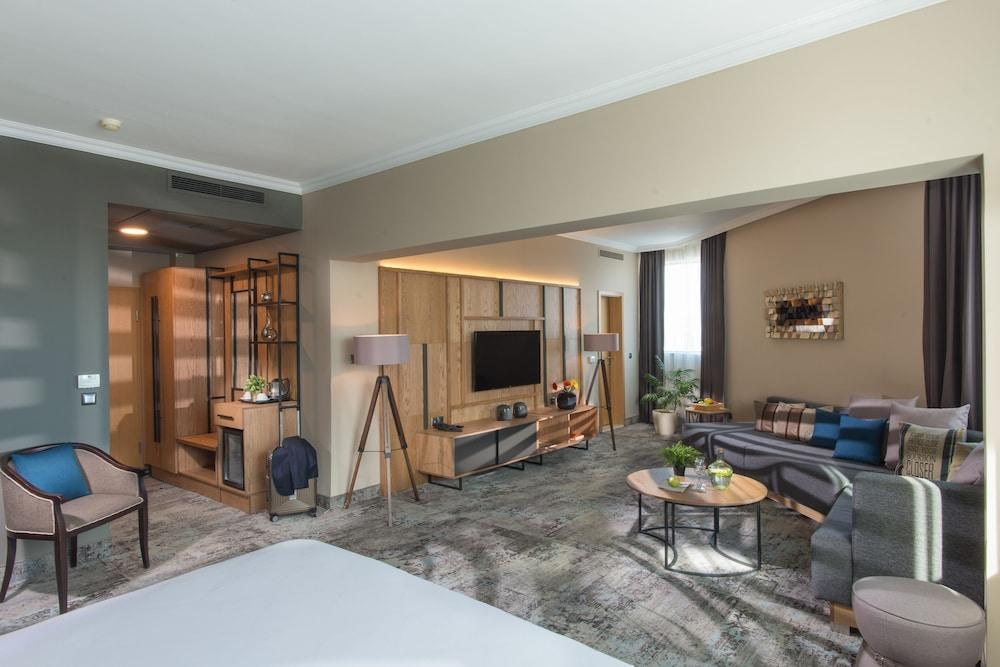 Best Western Plus Expo Hotel photo 4