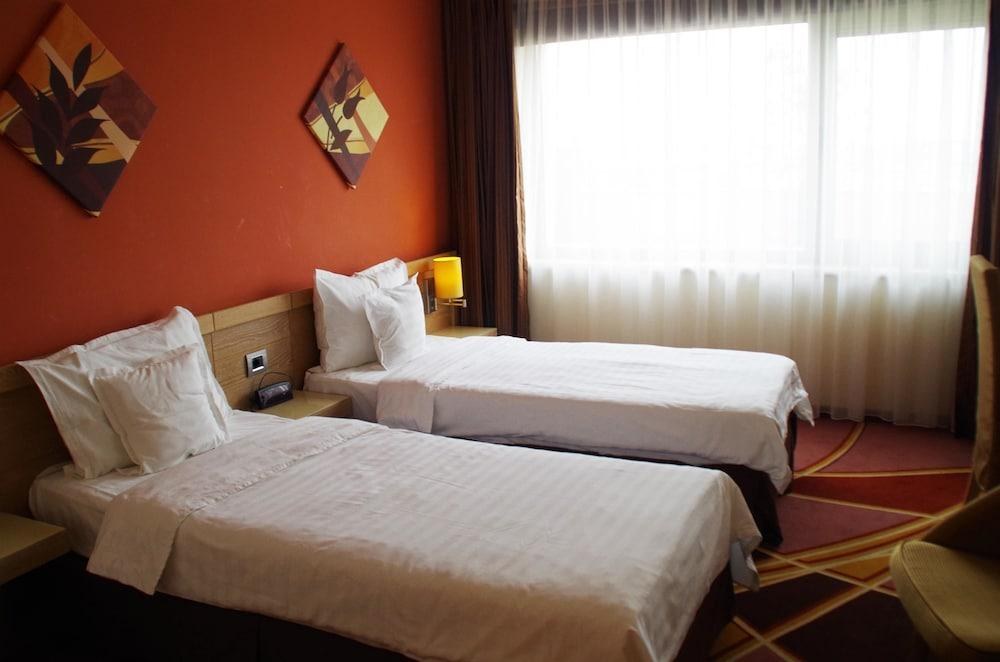 Mari Vila Hotel Bucharest, BW Premier Collection photo 3