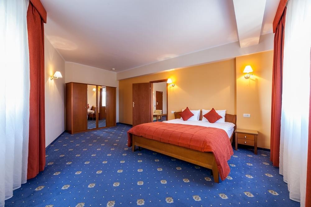 BEST WESTERN PLUS EXPOCENTER HOTEL photo 4