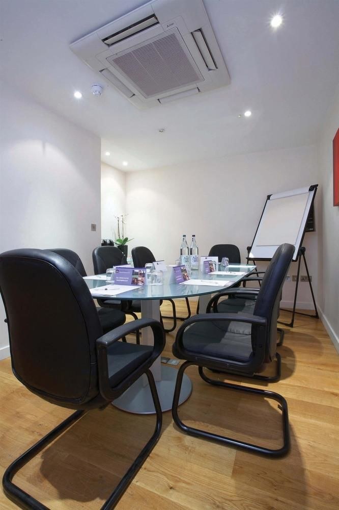 Ibis Styles London Gloucester Road photo 1
