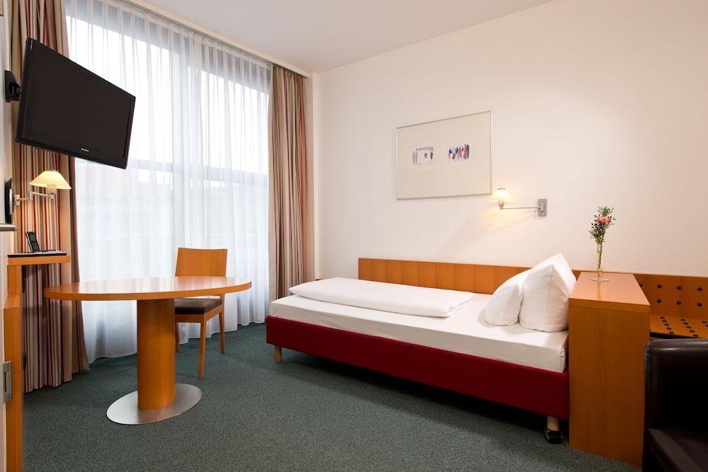BEST WESTERN HOTEL AM BORSIGTURM photo 4
