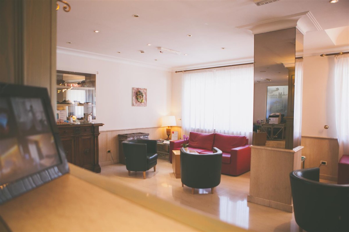 Best Western Plus Globus Hotel photo 2