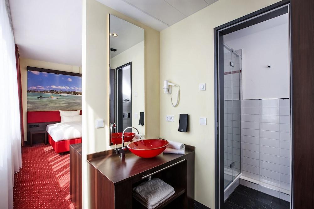 Best Western Plus Plaza Berlin Kurfuerstendamm photo 2