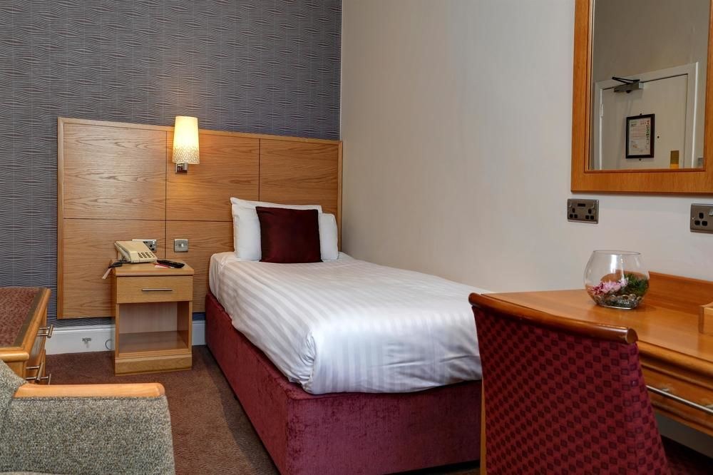 Best Western Kings Manor Hotel