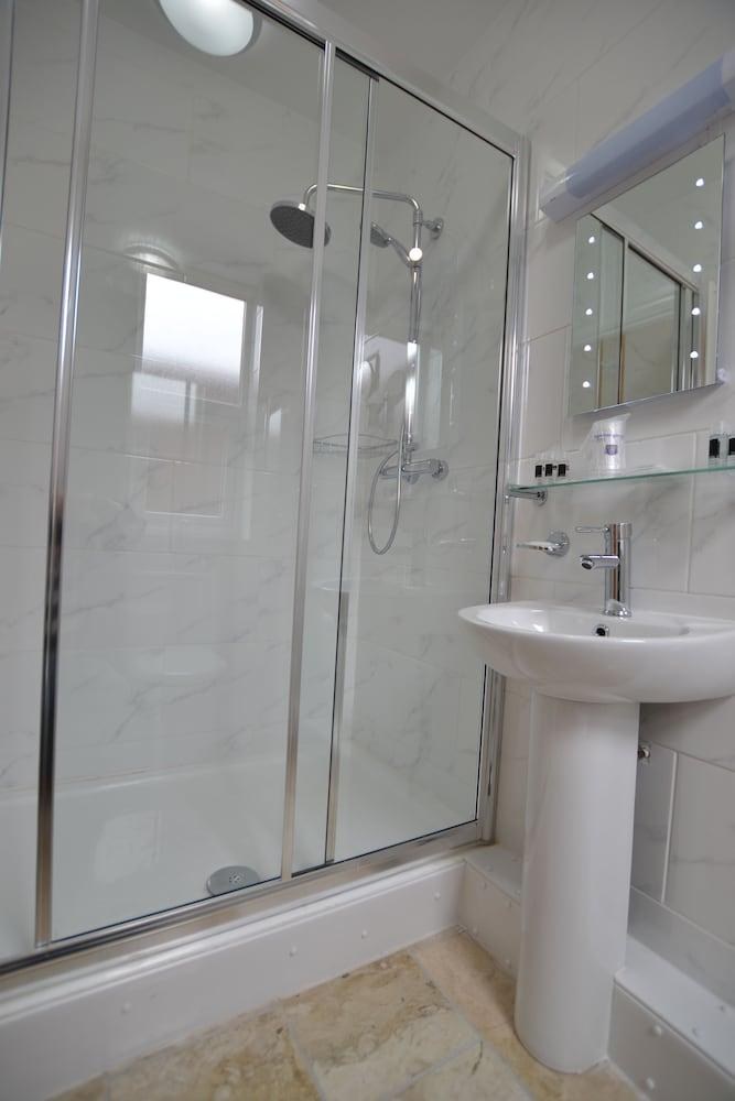 Best Western Greater London Hotel photo 3
