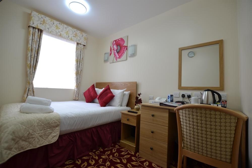 Best Western Greater London Hotel photo 4