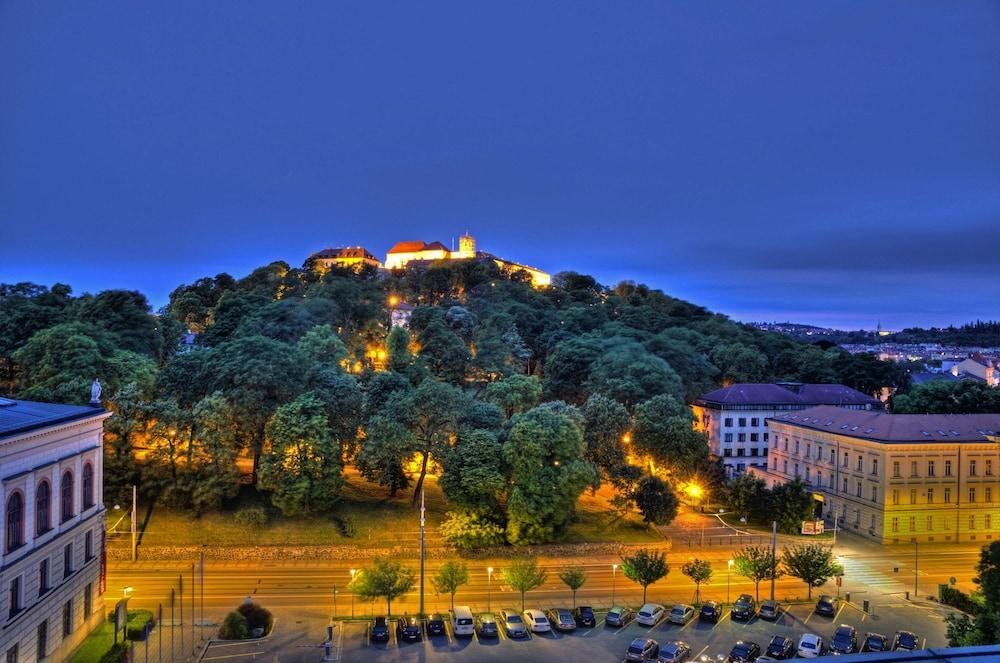 Best Western Premier Hotel International photo 4