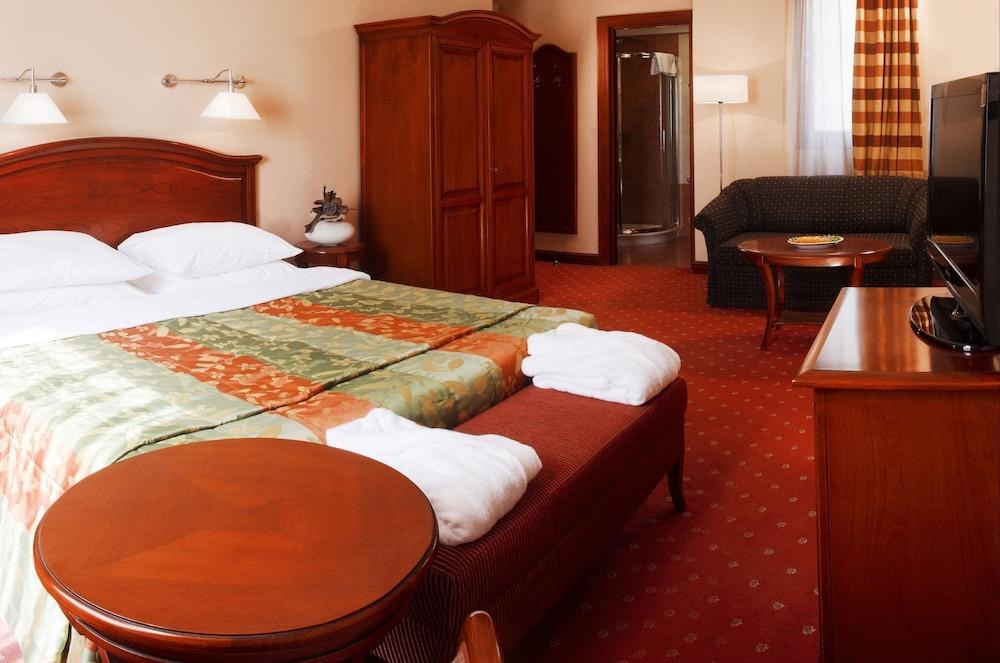 Best Western Premier Hotel Astoria photo 2