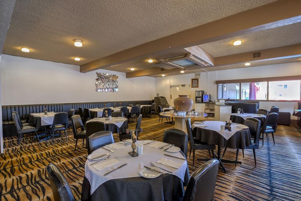 Best Western Zebra Motel photo 2