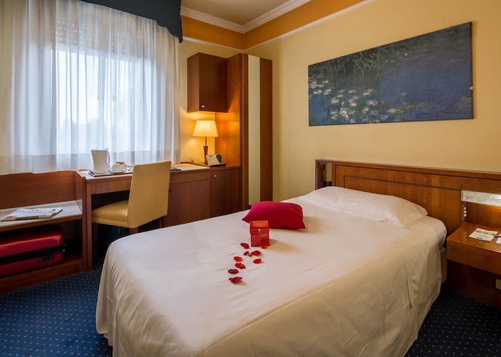 IH HOTELS PADOVA ADMIRAL photo 2