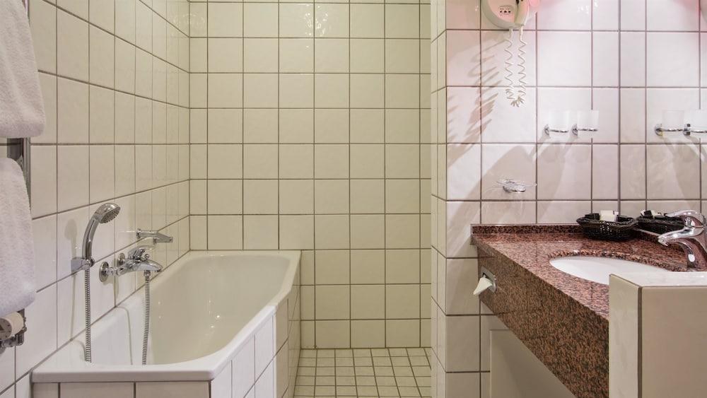 BEST WESTERN HOTEL KNUDSENS GAARD photo 2