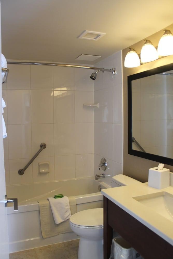 Best Western Plus Suites Downtown photo 4