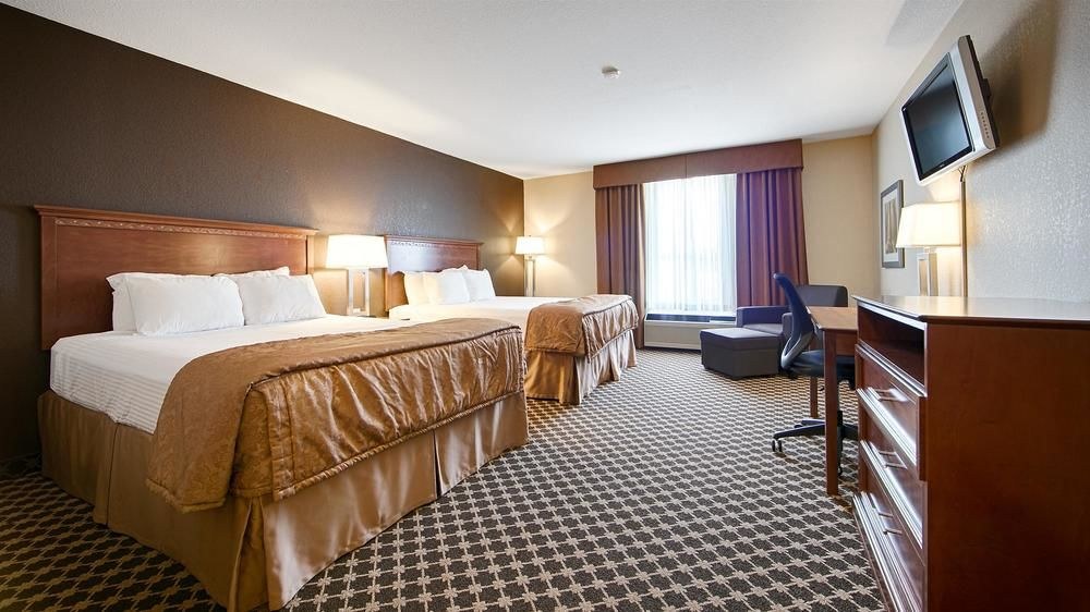 Best Western Strathmore Inn photo 1