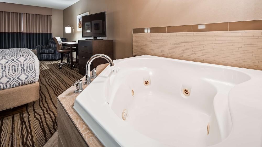 Best Western Plus Calgary Centre Inn photo 3