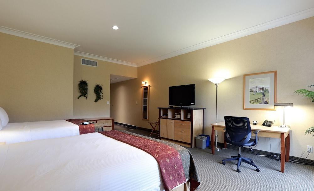 Best Western Plus Kelowna Hotel & Suites photo 4