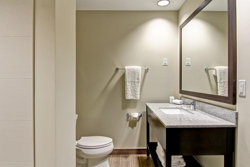 Best Western London Airport Inn & Suites photo 3