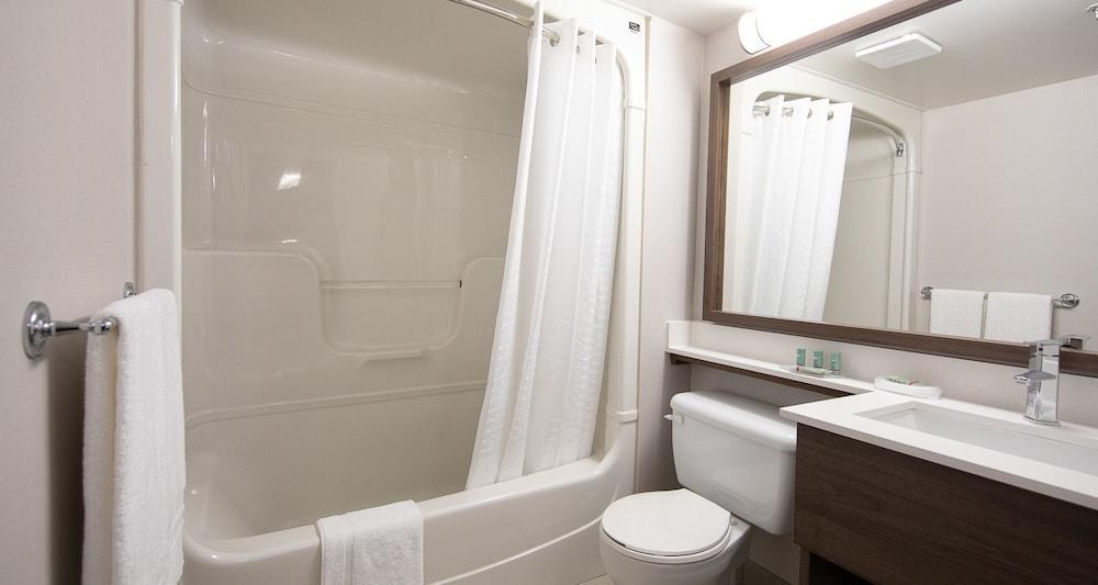 Best Western Hotel Brossard photo 2