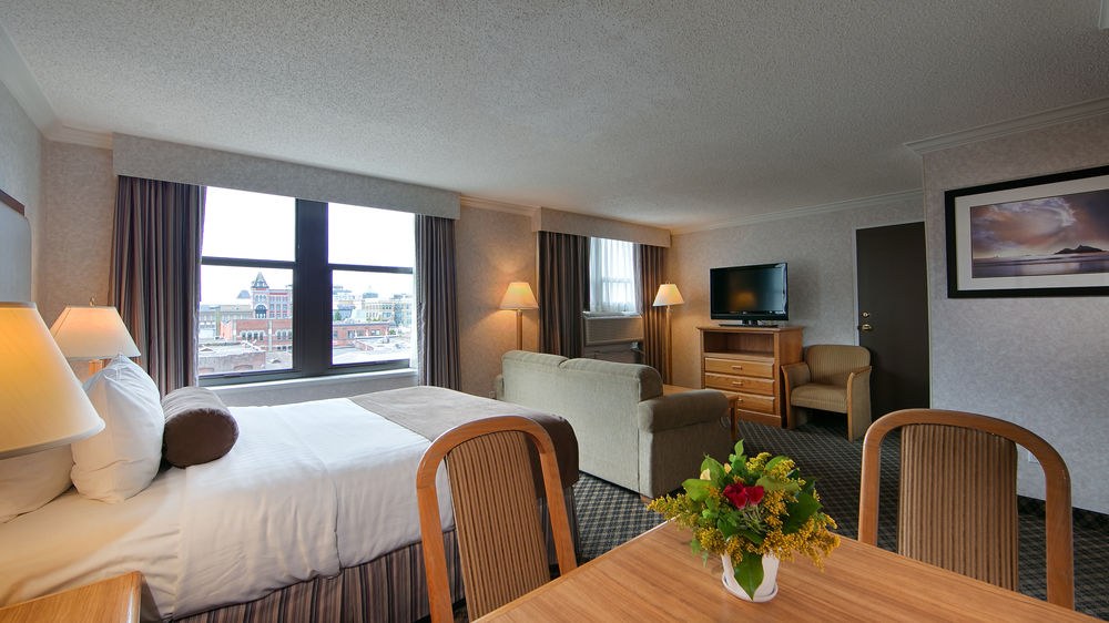 Best Western Plus Carlton Plaza Hotel
