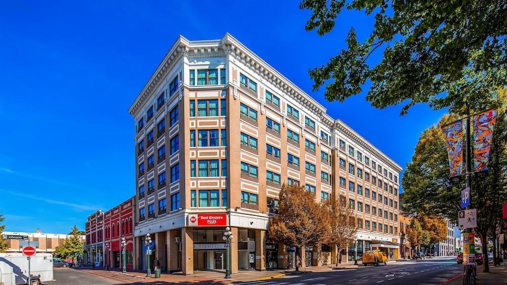 Best Western Plus Carlton Plaza Hotel photo 2