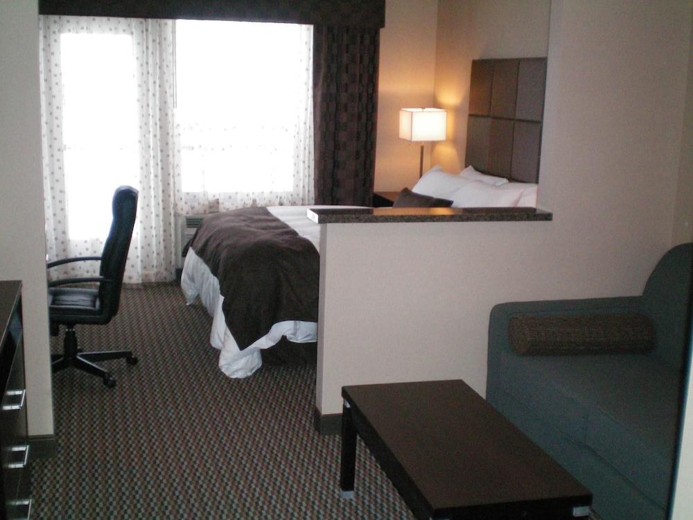 Best Western Plus Wine Country Hotel & Suites photo 4