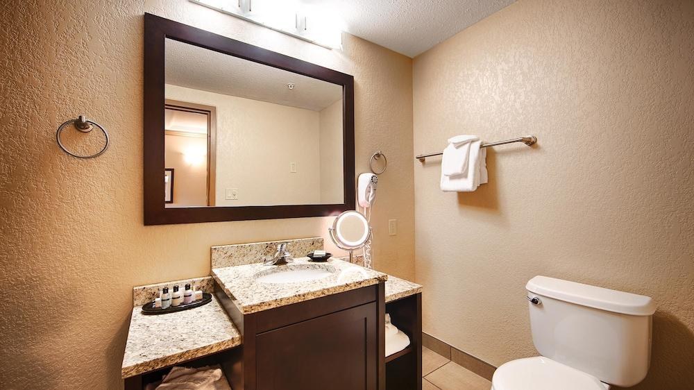 Best Western Plus Kamloops Hotel photo 2