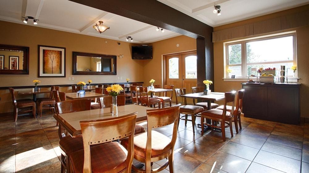 Best Western Plus Kamloops Hotel photo 4