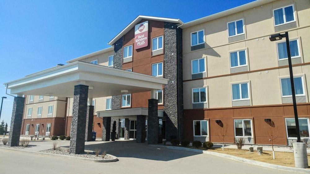 Best Western Plus Winnipeg West photo 2