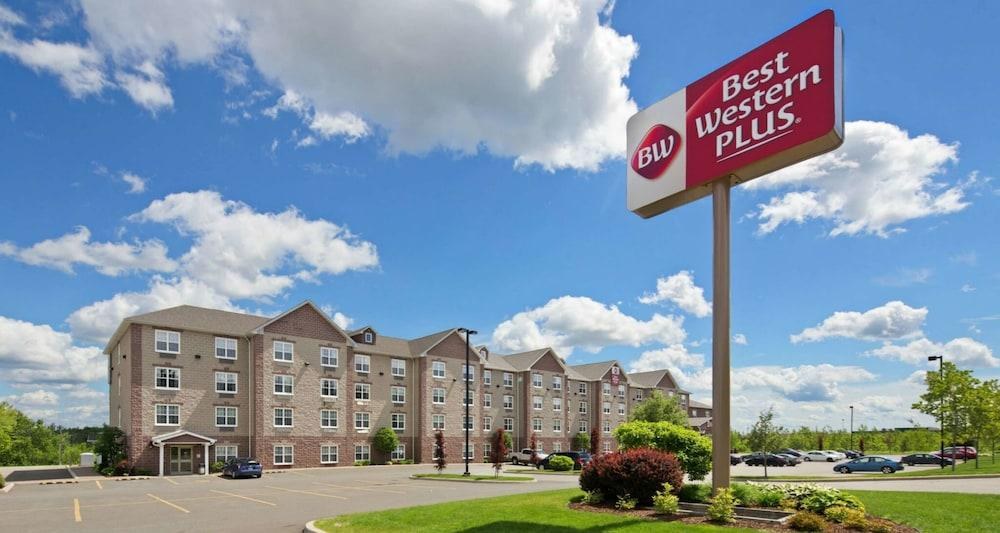 Best Western Plus Fredericton Hotel & Suites photo 4