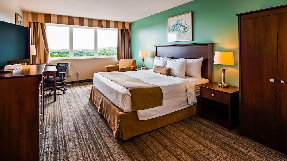 Best Western Plus Chocolate Lake Hotel photo 2