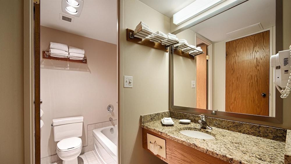 Best Western Plus Lamplighter Inn & Conference Centre photo 4