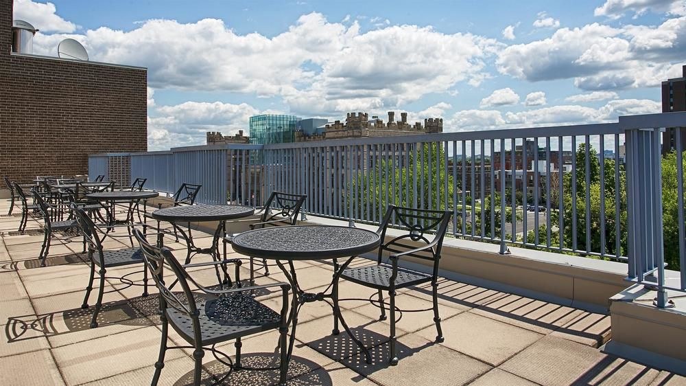 BEST WESTERN PLUS OTTAWA DOWNTOWN SUITES photo 1