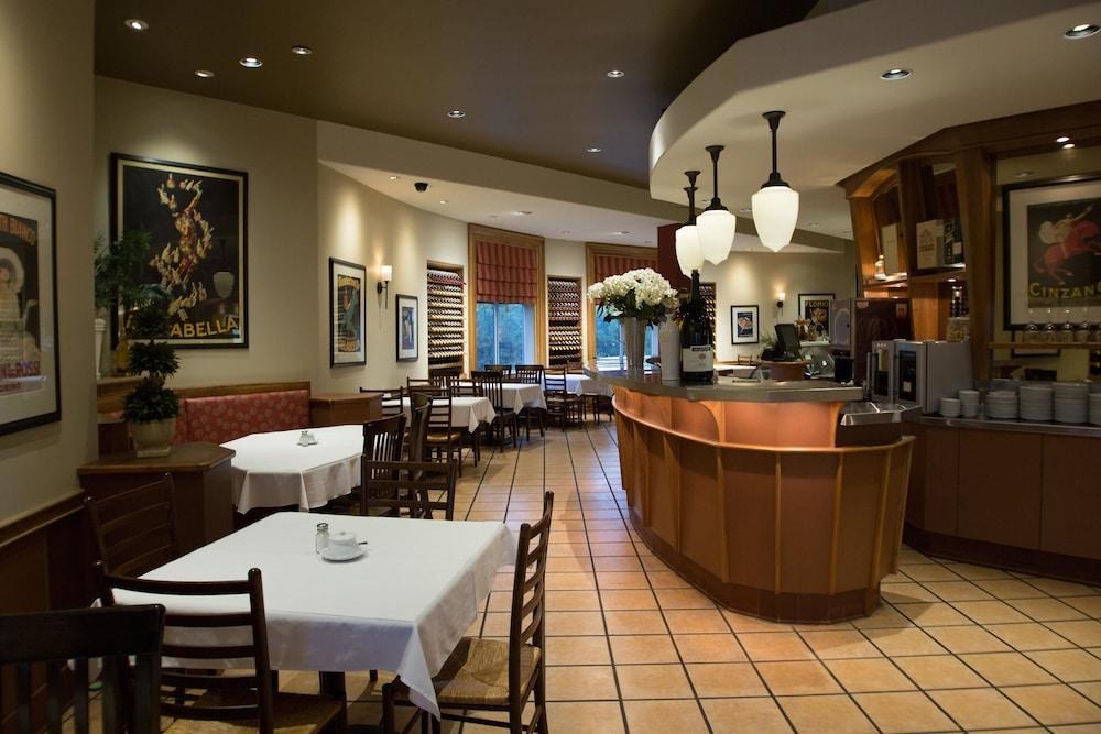 Best Western Plus Stoneridge Inn & Conference Centre photo 3