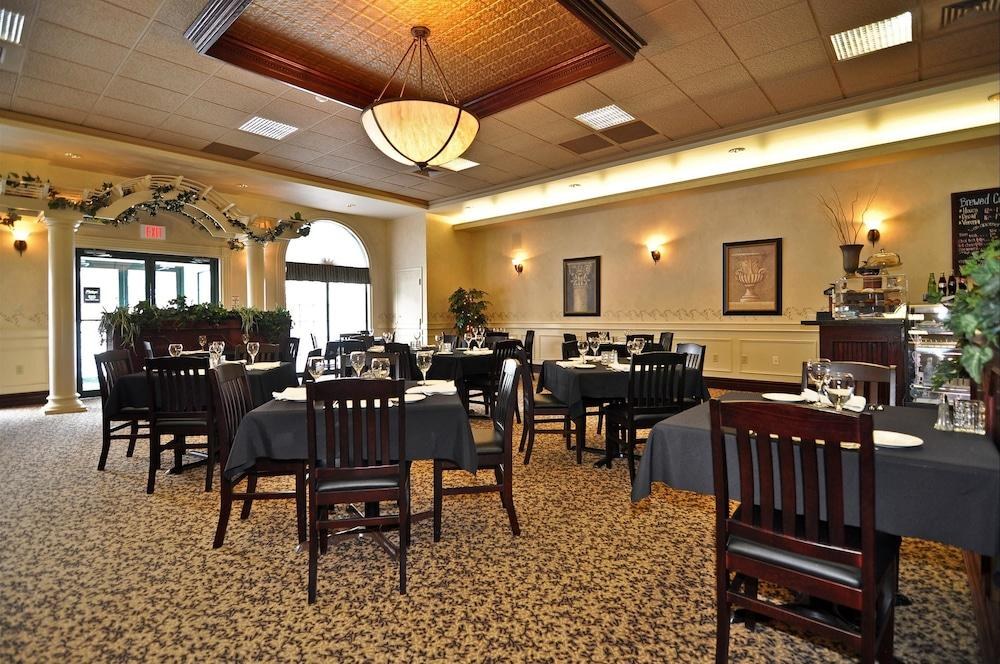 Best Western Plus Orillia Hotel photo 2