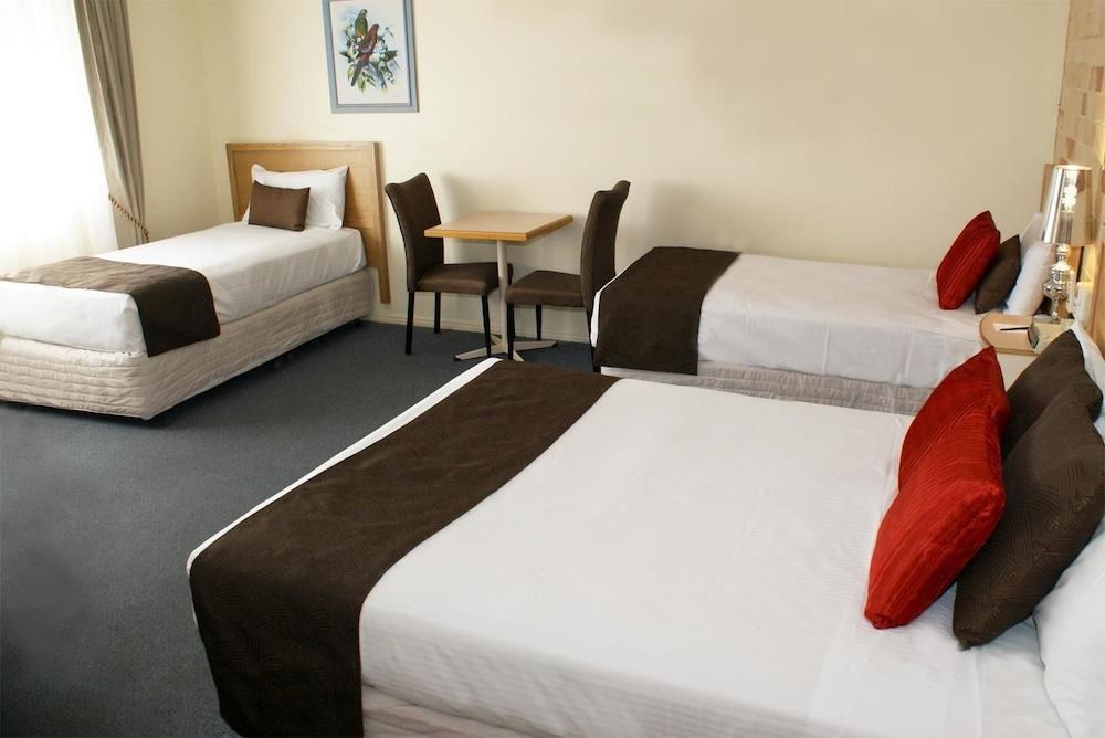 Best Western Ambassador Motor Lodge photo 2