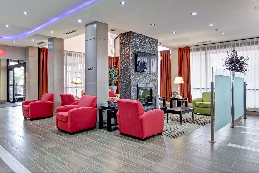 Best Western Plus Toronto North York Hotel & Suites photo 2