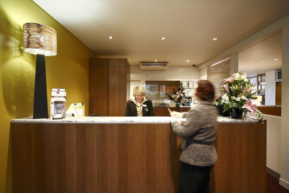 Best Western Plus The Tudor-Box Hill photo 2