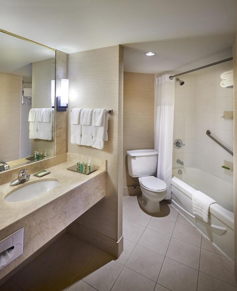 Best Western Plus Waterfront Hotel photo 2