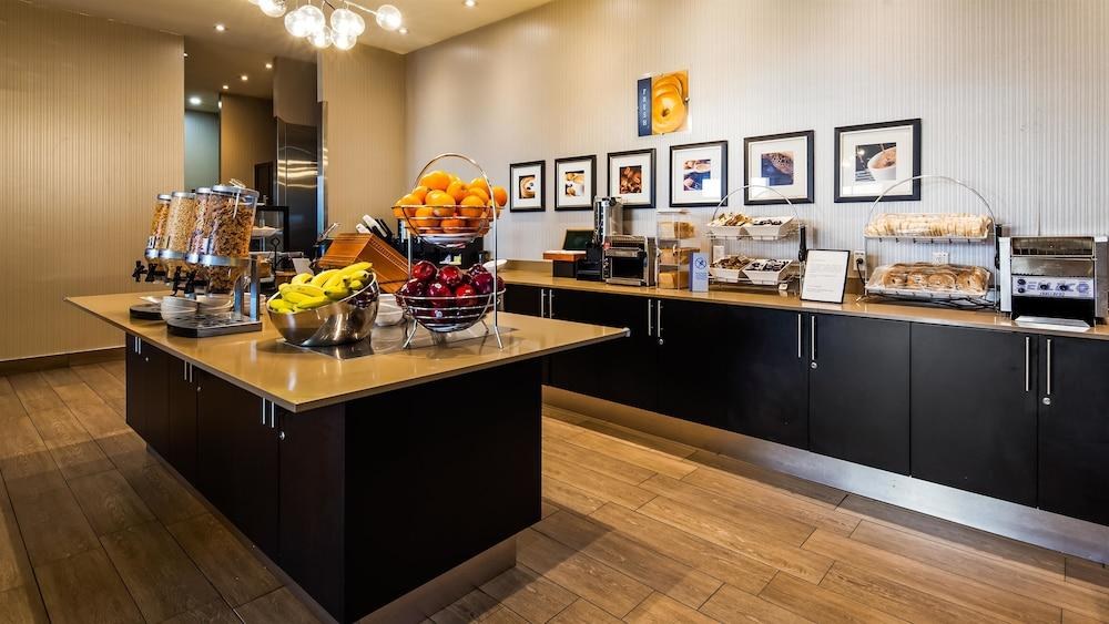 Best Western Plus Waterfront Hotel photo 3