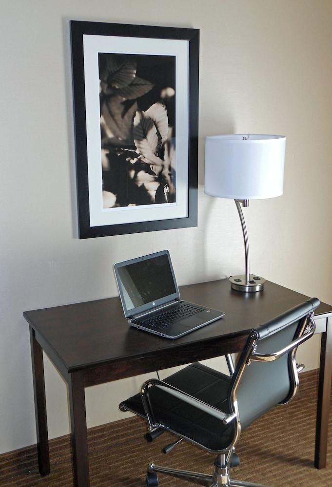 Best Western Plus Leamington Hotel & Conference Centre photo 3