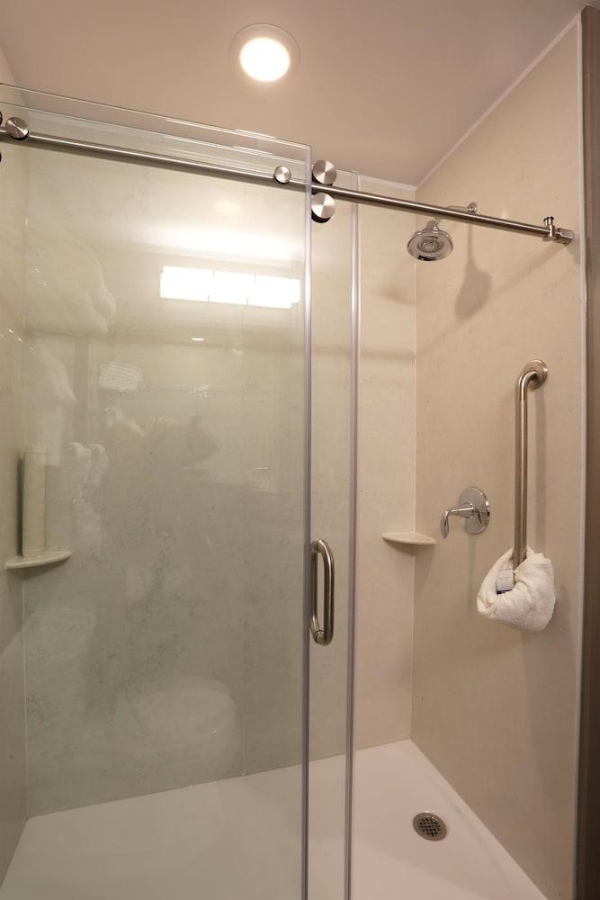 Best Western Plus East Side photo 2