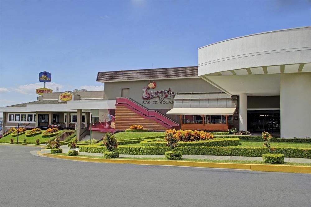 Irazú Hotel & Studios